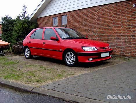 Peugeot 306 XLD - Sænket blev den også - det pyntede! billede 8