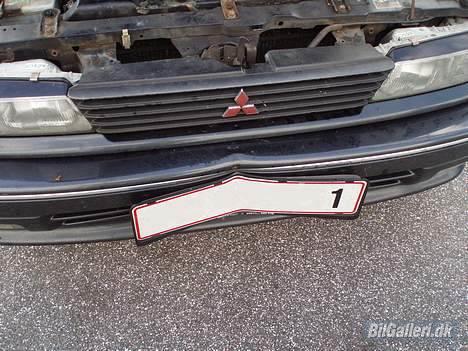 Mitsubishi Galant 2.0 LE - SOLGT! - Bilen efter mødet med en trækkrog. - Bilen foran gik istå i et kryds og det kom lidt uventet... pis billede 12