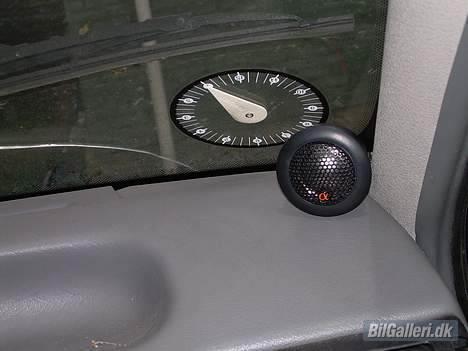 Opel Astra F solgt  - Min Alphaonik Diskant... Lækker lyd :D billede 12