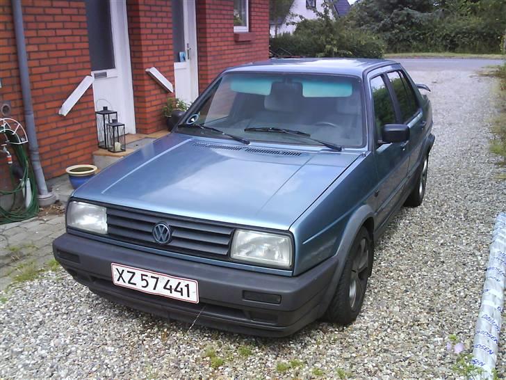 VW Jetta 1,8i CL *SOLGT* - Fronten billede 1