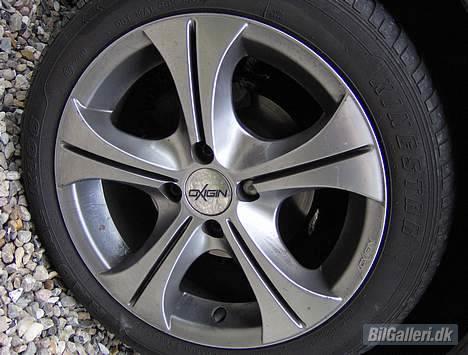 VW Jetta 1,8i CL *SOLGT* - Alutec fælge billede 3