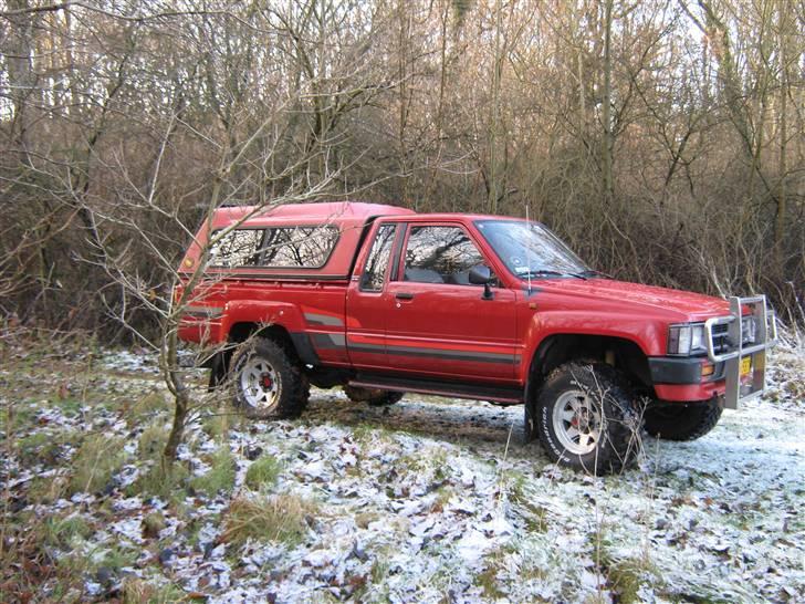 Toyota Hilux 2,4D LN65 4X4  - En tur oppe i vores egen skov. billede 13