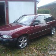 Opel Astra 1,6i (totalskadet)