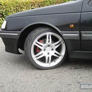 Peugeot 405 mi16