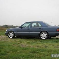 Mercedes Benz W124 300D