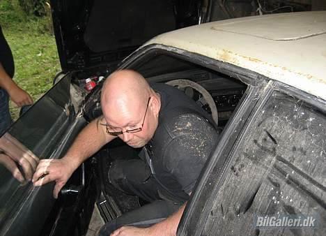 BMW 633 CSI - E24 *SKROTTET* - Pis...lortet vil ikke starte, lad mig komme ud billede 5