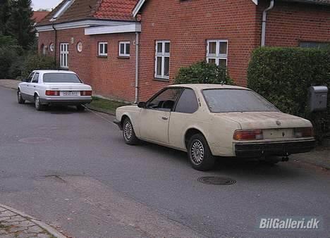 BMW 633 CSI - E24 *SKROTTET* - Nå... fat i den gamle ministervogn - så må den trække den billede 7