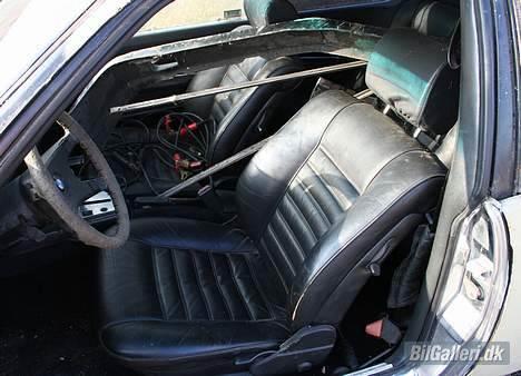 BMW 633 CSI - E24 *SKROTTET* - Under støvet, en fin kabine billede 15