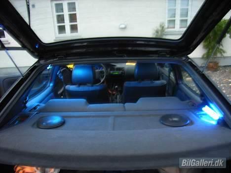 Toyota Corolla (Total skadet) billede 9