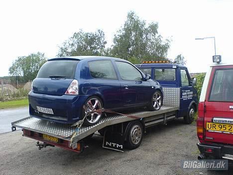 Renault Clio SOLGT :-( - Første gang bilen gik i stykker efter 2år, selvfølgelig på vej til skanderborg fra skagen:-( billede 11