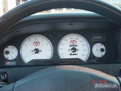 Toyota Corolla Turbo *SOLGT* - Blåt lys bag skiverne billede 8