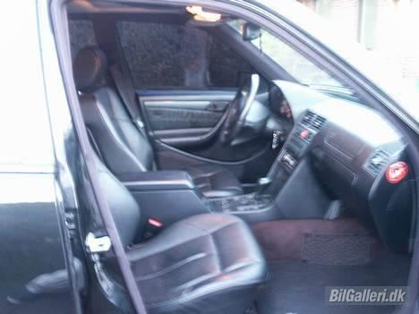 Mercedes Benz C220 CDI Sport - Kohud er godt, masser af kohud er mere godt.... :-)  billede 8