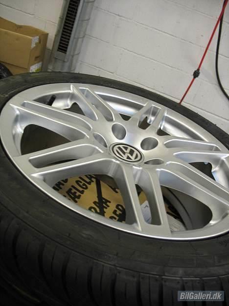 VW Transporter 2,4D - 18/10-06 De nye fælge klar til montering c,") billede 17