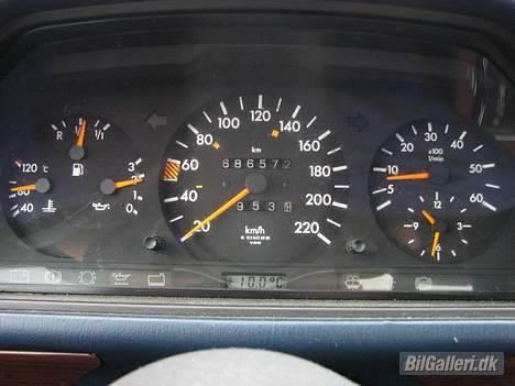 Mercedes Benz W124 300D - Næsten ny  billede 4