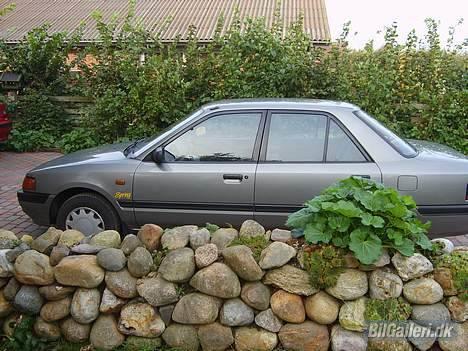 Mazda 323 bg totalskadet billede 4