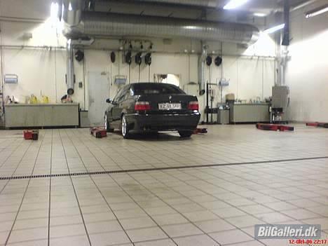 BMW 320I SOLGT billede 8