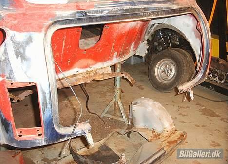 Austin-Morris COOPER - Udskiftning af hele bagagerumsbund og hjulkasser billede 7