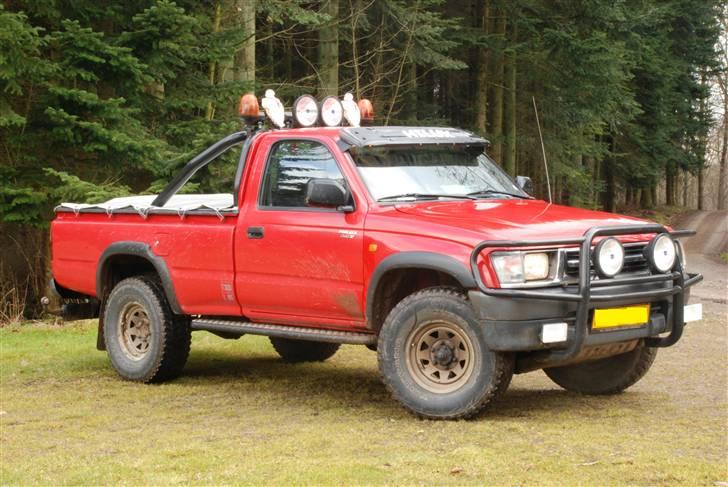 Toyota Hilux 4x4 billede 1