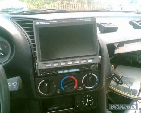 BMW 320i *SOLGT* billede 10