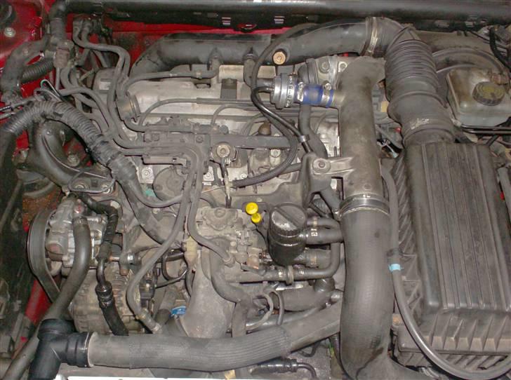 Peugeot 406 2,0 SV Turbo SOLGT - "nye" motor. Ja ved godt den trænger til en motorvask og en gang Polering ;) Skal nok komme, Den går i hvert fald godt billede 11