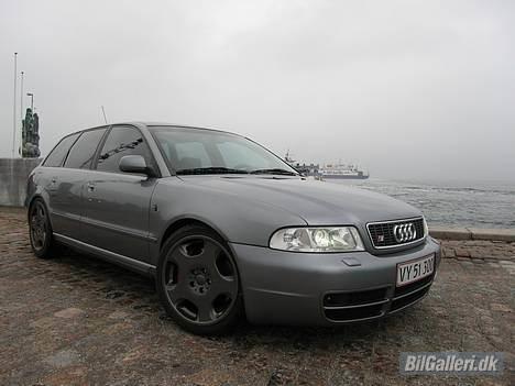 Audi A4 1,8T Quattro SOLGT billede 1