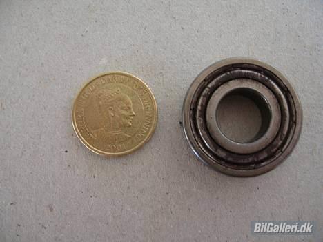 Suzuki Grand Vitara SOLGT - Det leje sad for enden af højgearsakslen. Dette fårudsagede en veldig skrigende lyd  når man satte igang+ gearskiftet var dårligt. Pris, 4500 for udskiftning. Men alligevel TAK til Suzuki i Assens for god service og udlån af deres Grand Vitara :) billede 8