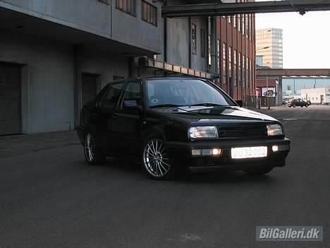 VW Vento 1,8 GL SOLGT billede 3