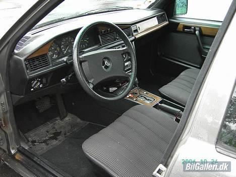 Mercedes Benz 190E 2.0L  " SOLGT "  billede 6