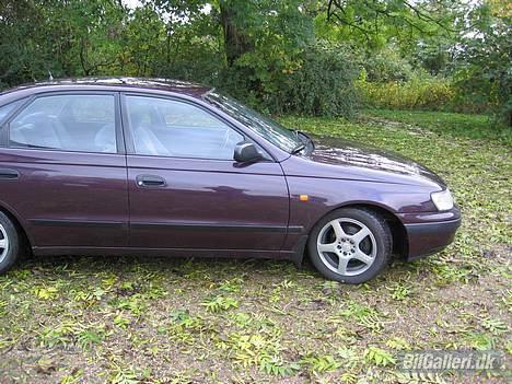 Toyota Carina E 2,0 sli SOLGT - kedelig alufælge billede 2
