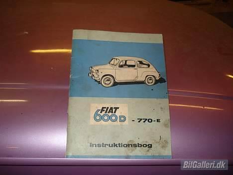 Seat 600 - instruktions bog til en fiat 600. er jo ikke til denne bil, men alt er jo lavet lige sådan billede 5