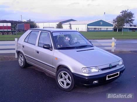 Skoda Felicia-solgt - skodaen en tidlig morgen billede 8