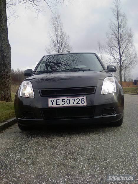 Suzuki Swift - Solgt! - Fuld Indfarvet Pakfeifer front... billede 5