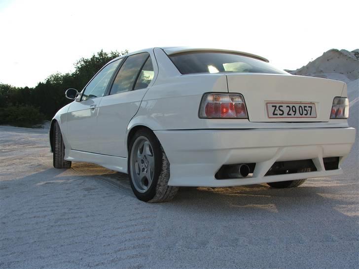 BMW E36 (solgt) billede 10