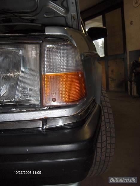 Volvo 240GL - skrottet billede 4