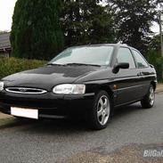 Ford Escort 1,6i CLX