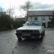 BMW 324td skadet