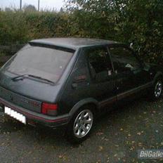 Peugeot 205 1,6 GTI - VÆK :-(