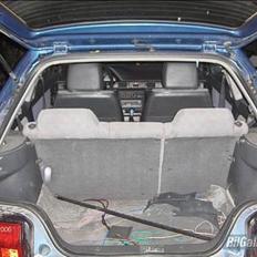 Mazda 323 LX - død -