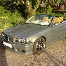 BMW 325i Cabriolet "Viper"
