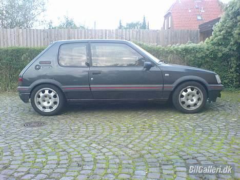 Peugeot 205 1,6 GTI - VÆK :-( billede 3