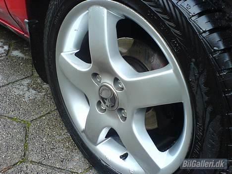 Mazda 323 SedanLX"Brændt af" billede 4