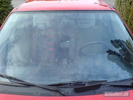 Mazda 323 SedanLX"Brændt af" billede 6