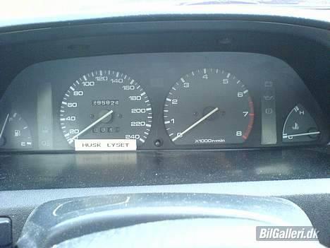 Mazda 323 SedanLX"Brændt af" billede 7