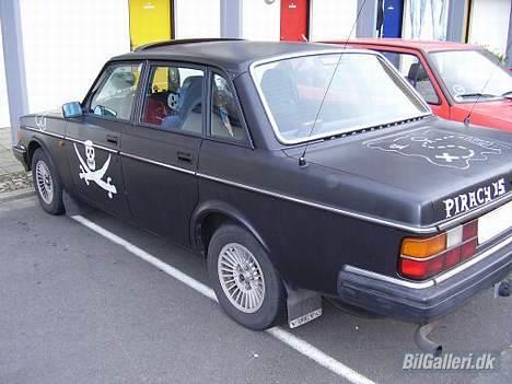 Volvo 240 GL "The Pirate Car" billede 3
