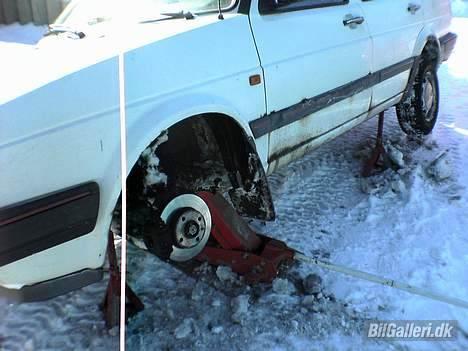 VW JETTA ¤¤SKROTTET¤¤ - Trækaksel døde og blev skiftet på stedet billede 8