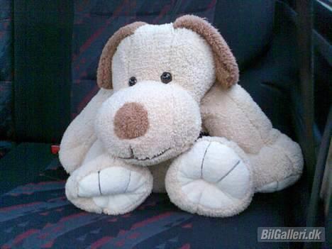 Peugeot 106 XS --> DØD!! - En bamse jeg fik til fødselsdag af en veninde, den sidder på bagsædet for at passe på mig :) billede 4