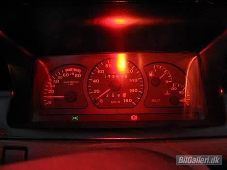 Fiat Cinquecento 1.1[SOLGT]  - Jeg ved ikke helt hvad den skal med omdrejningstælleren, den vil slet ikke tage nogle omdrejninger billede 5