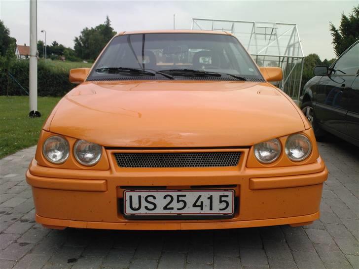 Opel Kadett GSI 16V "Orange" - Den ser nu nice ud... samlet helt færdig.... billede 1