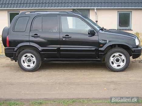Suzuki Grand Vitara SOLGT - Småskrammer som livet giver.. billede 13