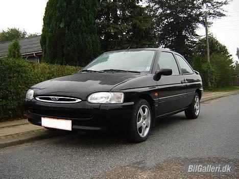 Ford Escort 1,6i CLX billede 1